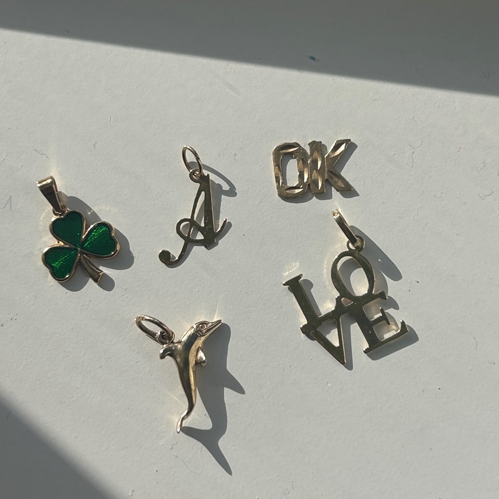 14K gold carousel charm pendant - Picture 3 of 4